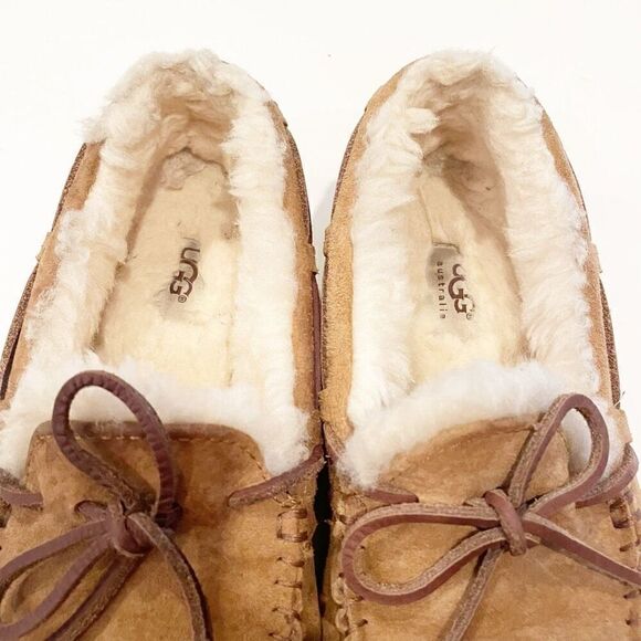 UGG Women's Dakota Slipper 5612 Chestnut size 36 Slip On Wool - Picture 3 of 7